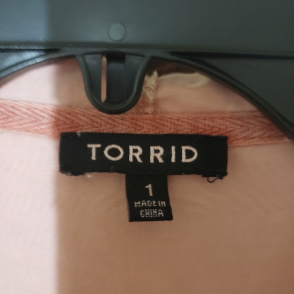 Torrid Size 1 short sleeve jacket - Picture 3 of 4